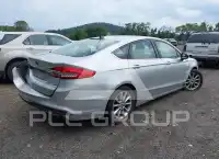 2017 Ford FUSION фото