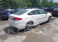 2017 Ford FUSION фото