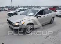 2017 Ford FUSION фото