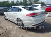 2017 Ford FUSION фото