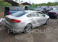 2017 Ford FUSION фото