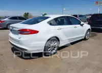 2017 Ford FUSION фото