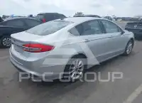 2017 Ford FUSION фото