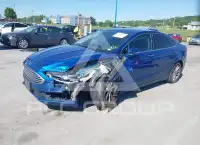 2017 Ford FUSION фото