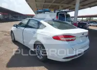 2017 Ford FUSION фото