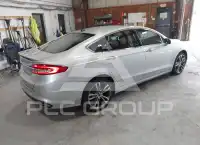 2017 Ford FUSION photo