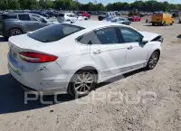 2017 Ford FUSION фото