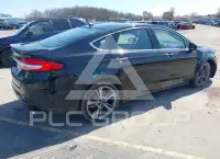 2017 Ford FUSION фото