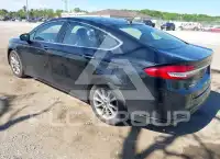 2017 Ford FUSION фото