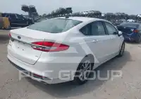 2017 Ford FUSION фото