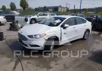 2017 Ford FUSION фото