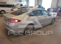 2017 Ford FUSION фото