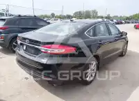 2017 Ford FUSION фото