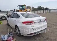 2017 Ford FUSION photo
