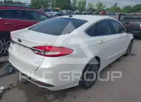 2017 Ford FUSION фото