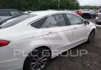 2017 Ford FUSION фото