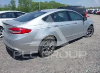 2017 Ford FUSION photo