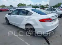 2017 Ford FUSION фото
