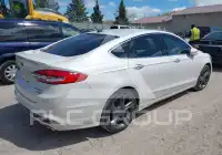 2017 Ford FUSION фото
