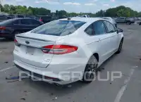 2017 Ford FUSION фото