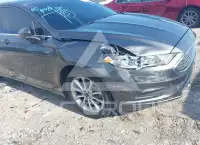 2017 Ford FUSION photo