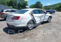 2017 Ford TAURUS фото