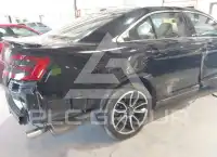 2017 Ford TAURUS photo