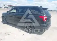 2017 Ford EXPLORER photo