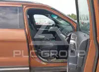 2017 Ford EXPLORER photo