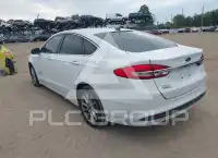 2017 Ford FUSION фото