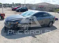 2017 Ford FUSION photo