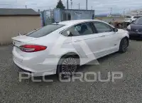 2017 Ford FUSION фото