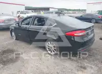 2017 Ford FUSION photo