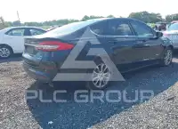 2017 Ford FUSION фото