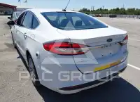 2017 Ford FUSION фото