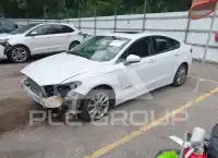 2017 Ford FUSION photo