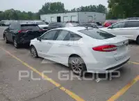 2017 Ford FUSION photo