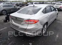 2017 Ford FUSION фото