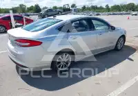 2017 Ford FUSION фото