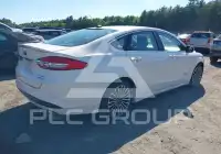 2017 Ford FUSION фото