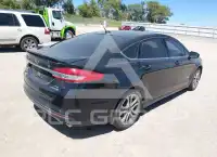 2017 Ford FUSION фото