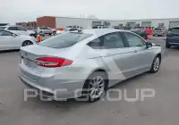 2017 Ford FUSION photo