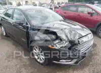 2017 Ford FUSION фото