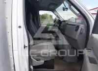 2017 Ford E-450 фото