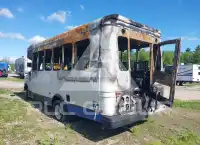 2017 Ford E-450 фото