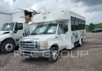 2017 Ford E-350 фото
