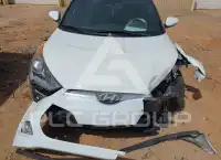 2017 Hyundai Veloster photo