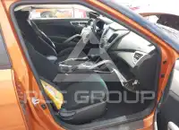 2017 Hyundai Veloster photo