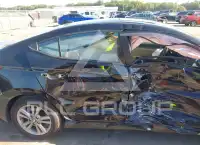 2017 Hyundai Elantra photo