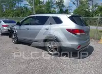 2017 Hyundai Santa Fe photo